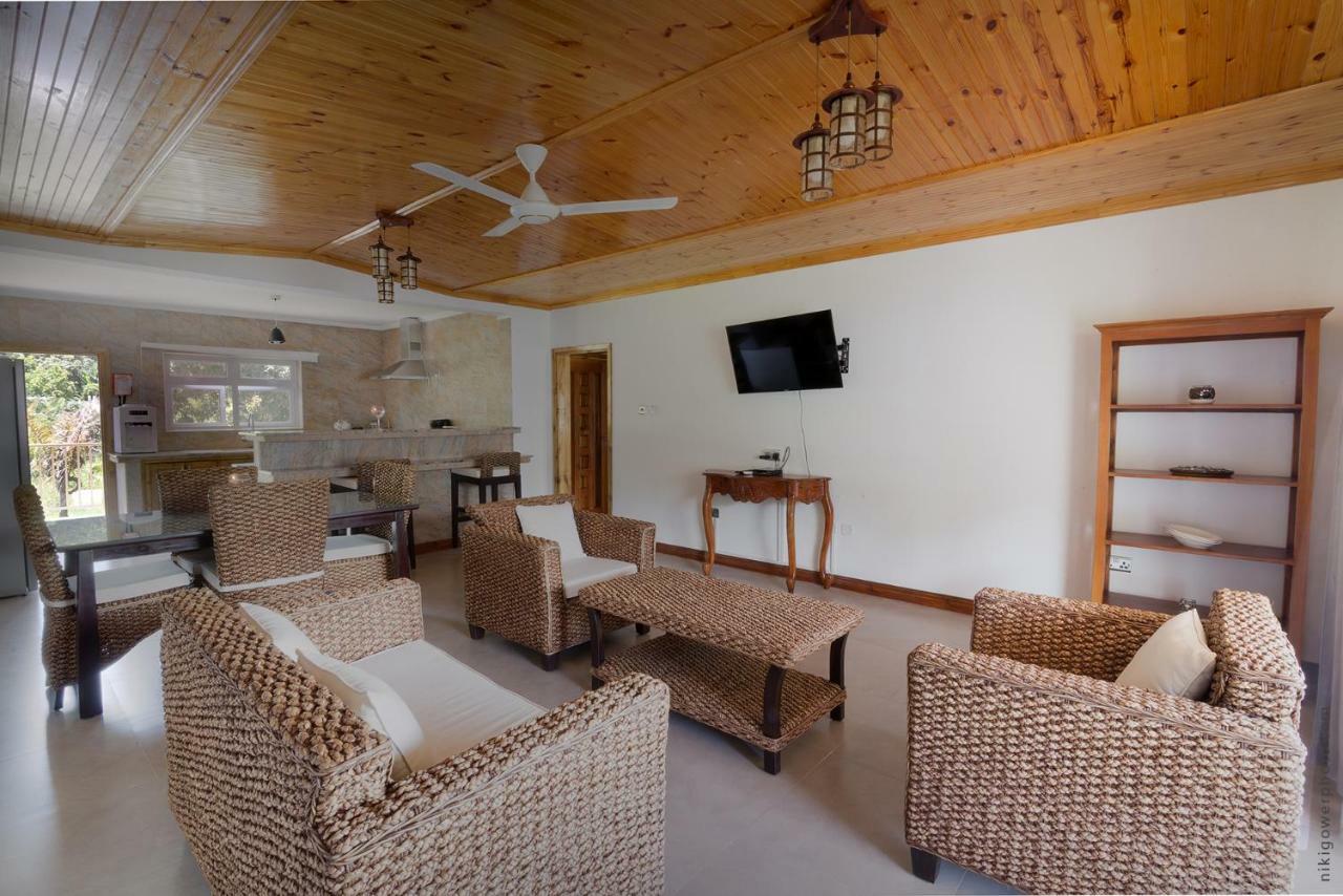 Flora'S Self Catering Apartments 维多利亚 外观 照片